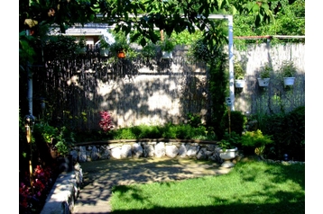 Hungary Privát Eger, Exterior